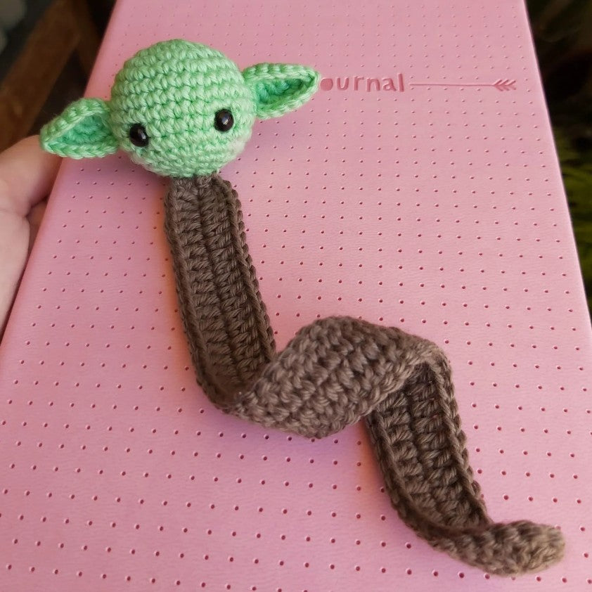 Patrón Baby Yoda marcapáginas