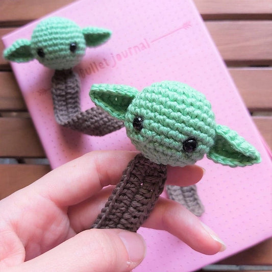 Patrón Baby Yoda marcapáginas